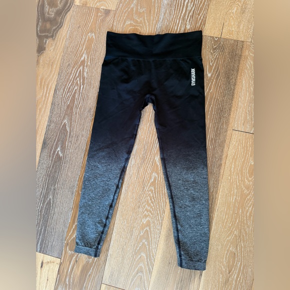 Gymshark Adapt Ombre Seamless Leggings in black and grey - Picture 3 of 7